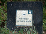 Placa indicativa de l'Aqüeducte de Santa Maria