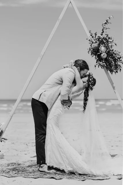 smokey oscar wedding photography melbourne beach boho bride florals barn weddings