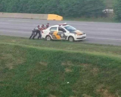 polícia sem gasolina