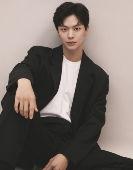  BTOB Yook Sungjae reportedly signed an exclusive contract with iWill Media, Knetz reacts. 