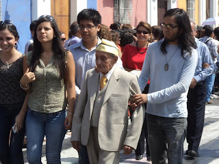 Colegio Nacional de San Juan es desfile de aniversario