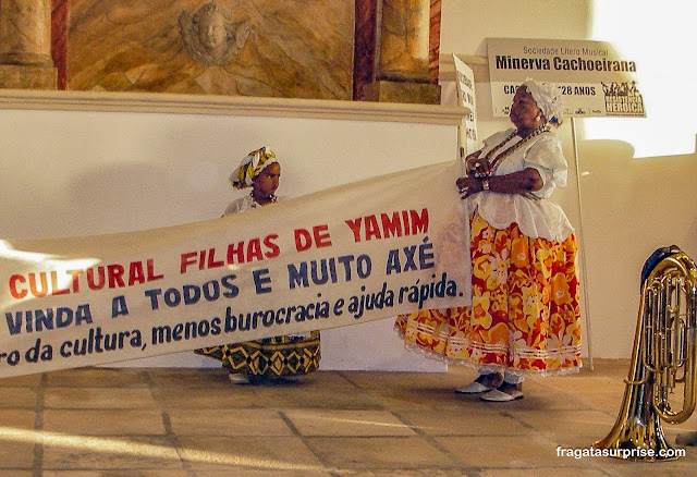 Em agosto de 2006, a comunidade de cachoeira, Bahia, comemora a restauração das igrejas do Carmo e da Ordem TerceiraCachoeira, Bahia