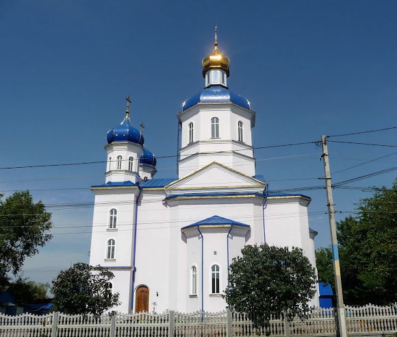 Лужаны. Церковь великомученика Иоанна Сучавского