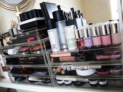 MAKE UP STORAGE