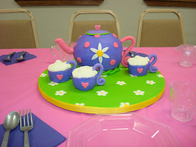 Amazing Birthday Cakes on Piece Of Cake  Tea Pot Cake With Tea Cup Cupcakes