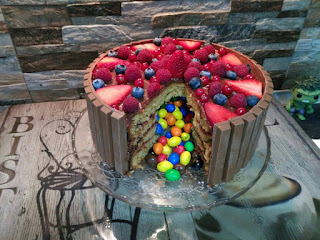 Tarta Kinder Sorpresa con m&m's and KitKat