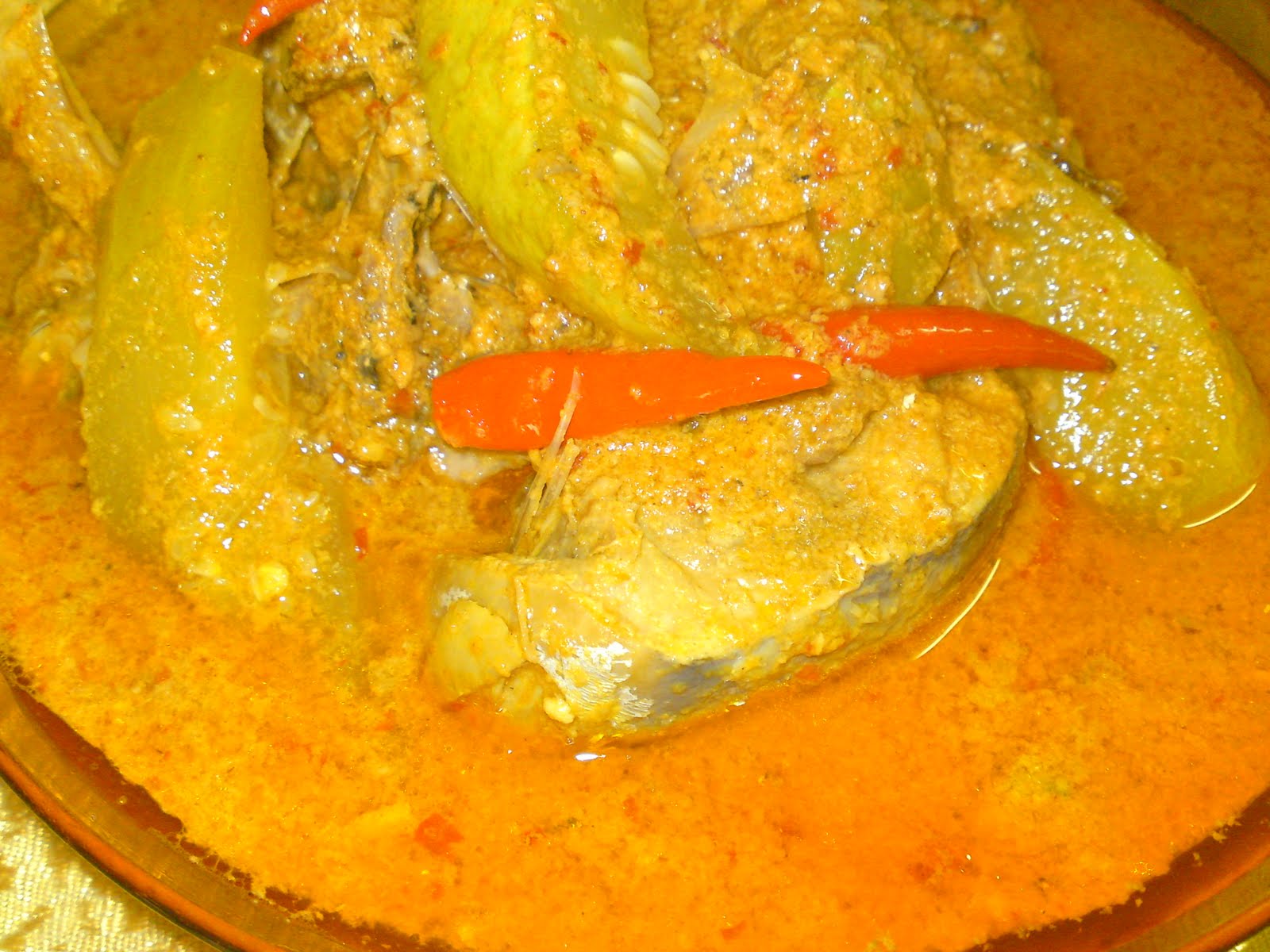 DARI DAPUR ORANG KAMPUNG: GULAI IKAN TONGKOL CAMPUR TIMUN