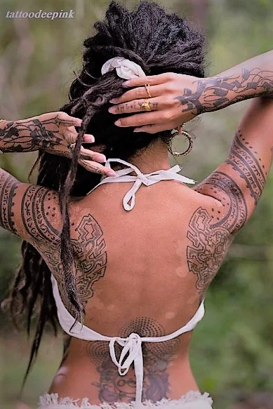 Sexy Tattoo's for Women ; Feather Tattoos · Body Art Tattoos · Small Tattoos · Wings Drawing · Wings Art · Neck Tattoo · Sleeve Tattoos · Wing Tattoos On Back.