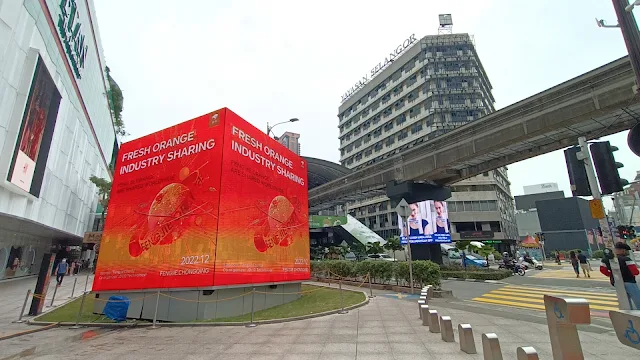 Digital Screen Advertising Kuala Lumpur Malaysia Lot 10 Giant Cube Bukit Bintang Walk