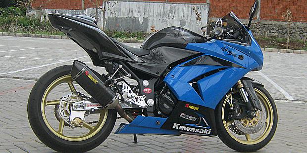 Kawasaki-Ninja-250-Bodi-Serat-Karbon.jpg