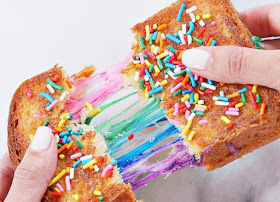 rainbow toast con i coloranti alimentari 