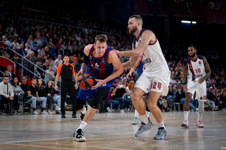 Jan Vesely in action during Barcelona Basquet beat Baskonia Vitoria-Gasteiz 85-89 at the Palau Blaugrana arena.