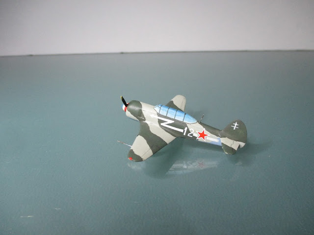 1/144 Yakovlev Yak 11 diecast metal aircraft miniature