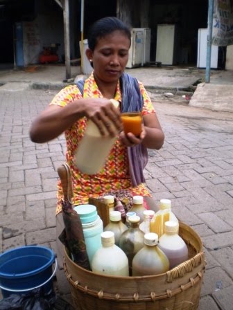 the unique side of indonesia JAMU  GENDONG