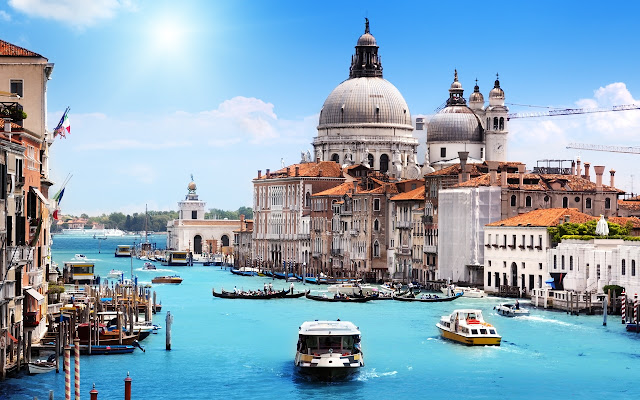 Stunning Blue Venice Cityscape Boats HD Wallpaper