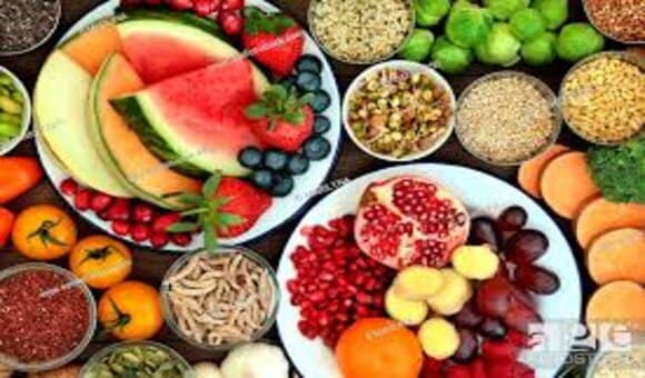 الأطعمة الغنية بالألياف: أفضل الحبوب والخضروات والفواكه لصحة أمعائك