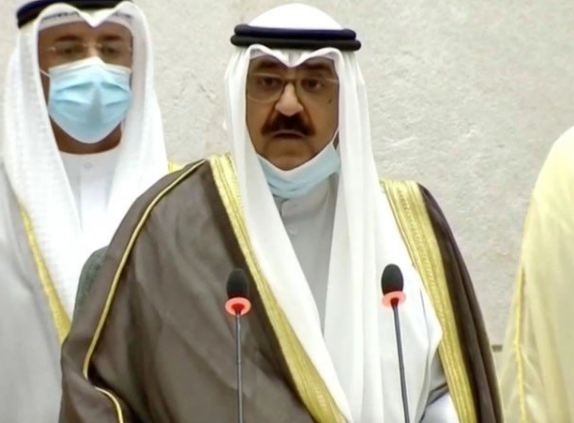 کویت سٹی: کویت میں ولی عہد الشیخ مشعل الاحمد الصباح تلاوت قرآن کریم پر رو پڑے۔