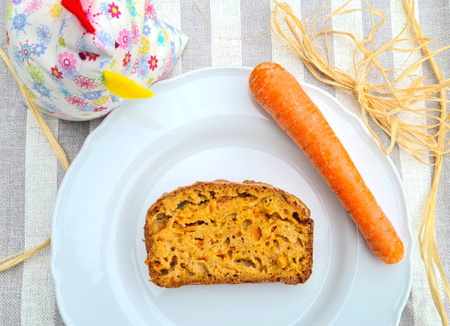 Rezept: Schnelles saftiges Möhrenbrot ohne Hefe. Lecker an Ostern und das ganze Jahr über. Auch Kinder essen das Brot mit Möhren total gerne!