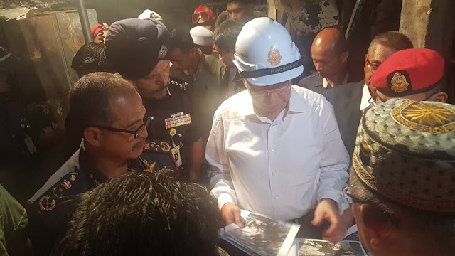 #TragediTahfiz Yang di-Pertuan Agong, PM @NajibRazak tinjau pusat tahfiz yang terbakar, malam ini