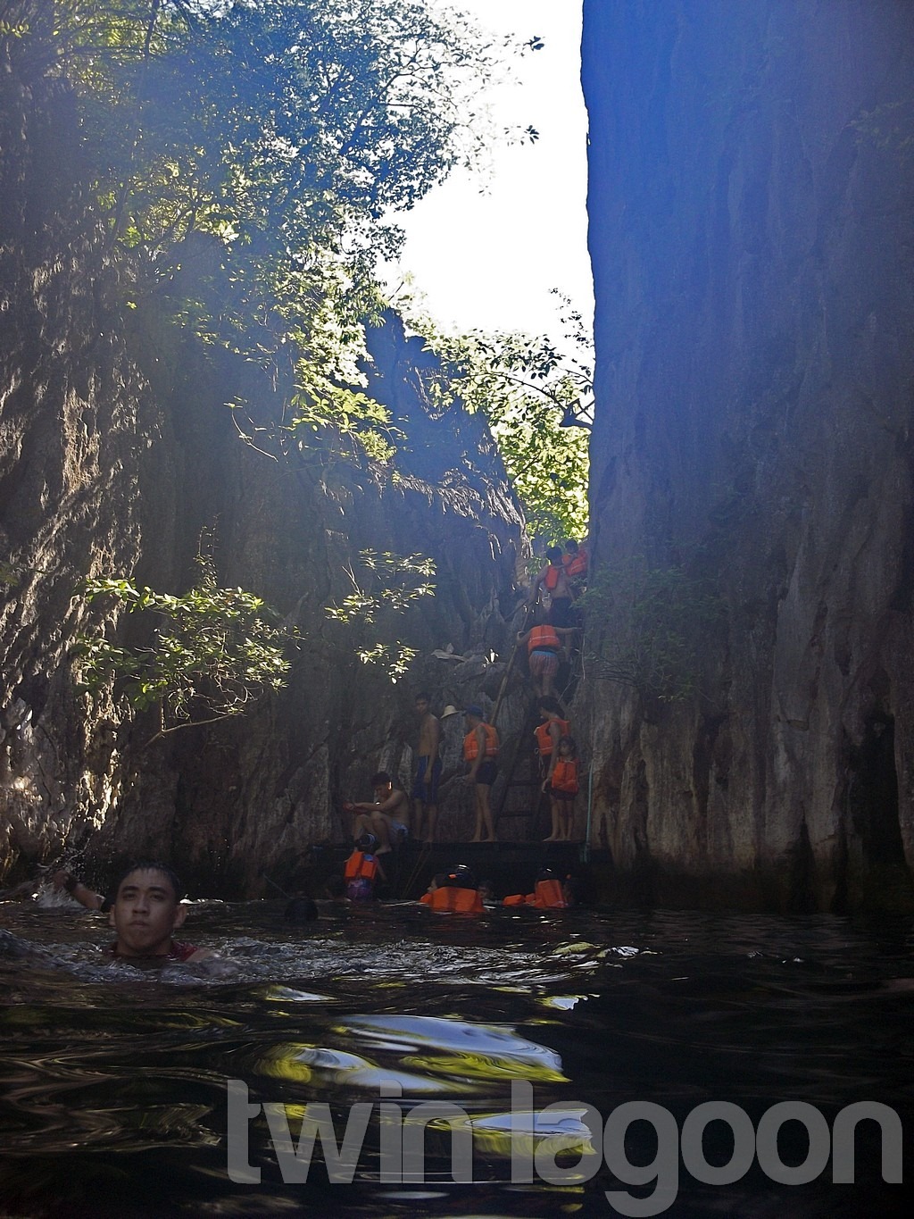 twin-lagoon-coron-10