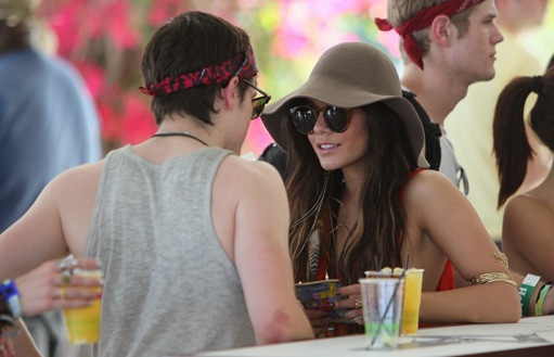 vanessa-hudgens-coachella-josh-hutcherson-11