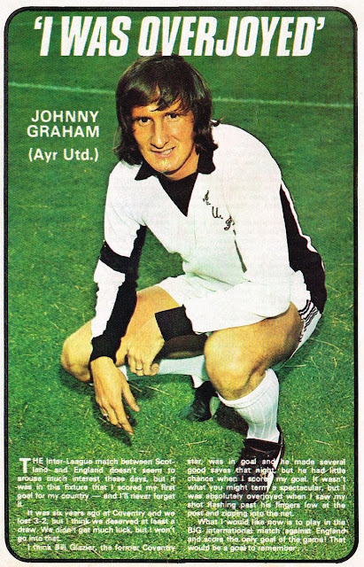 Johnny Graham del Ayr Utd (Revista Shoot! 1976-12-25).