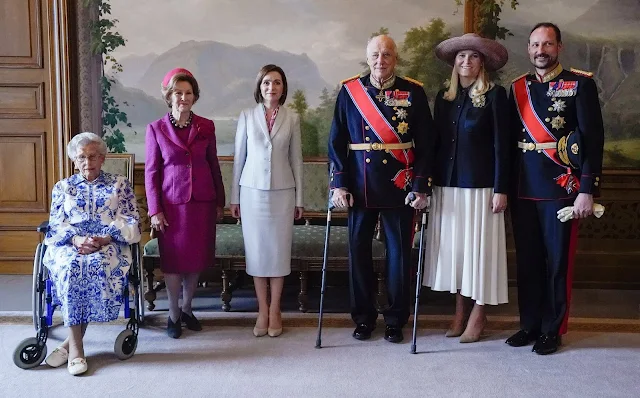 President Maia Sandu, King Harald, Queen Sonja, Crown Prince Haakon, Crown Princess Mette-Marit and Princess Astrid