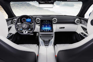Mercedes-AMG SL 43 (2022) Dashboard
