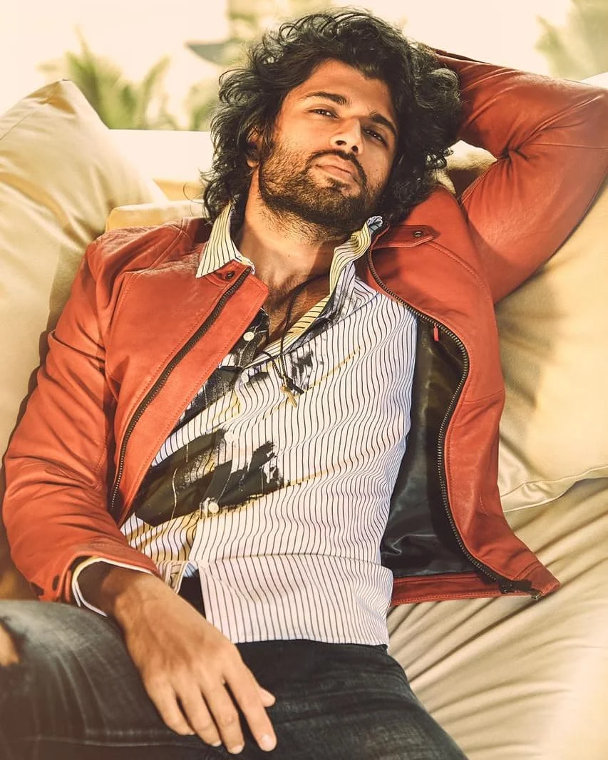 Vijay Deverakonda HD Wallpaper free Download