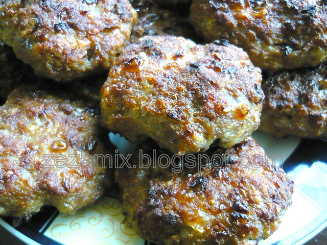 minced meat steaks from the oven