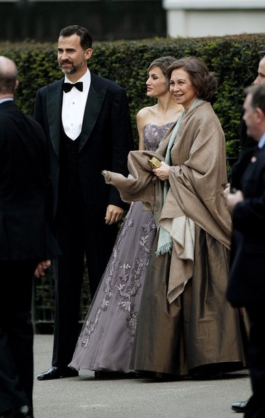  ENGLAND APRIL 28 L to R Prince Felipe of Asturias Princess Letizia 