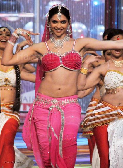 Bollywood Actress Deepika Padukon Hot Photos