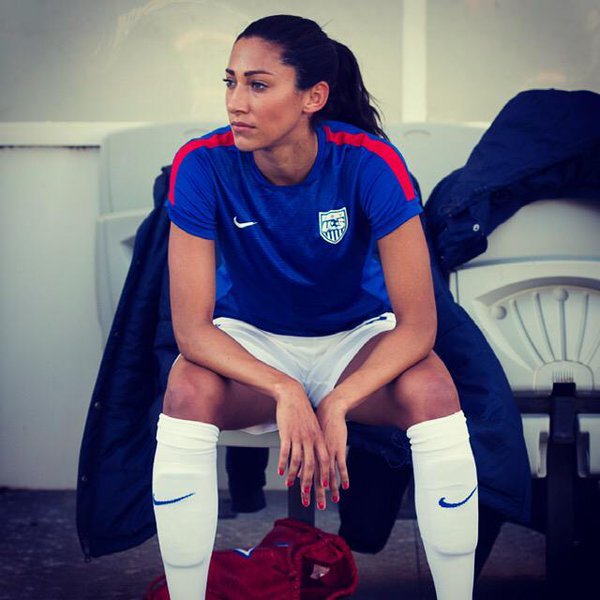 Foto Christen Press Cantik, Paha, Atlet, Seksi