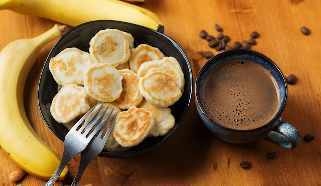 receita de mini panqueca proteica de banana