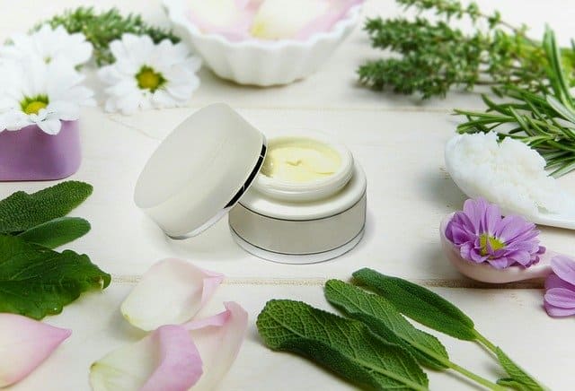Characteristic plans of thyme to scrub and help the skin