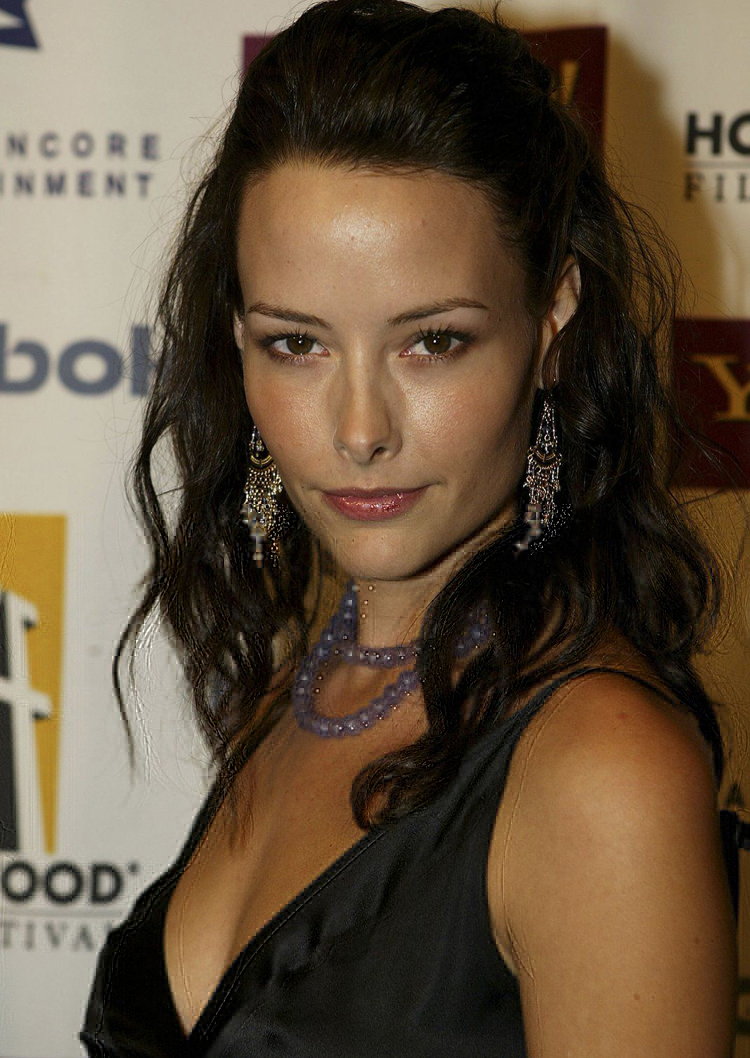 Canadian Celebrities Hairstyle - Amelia Cooke