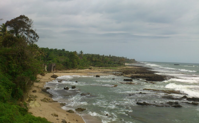 pemandangan pantai indah Cihara Banten