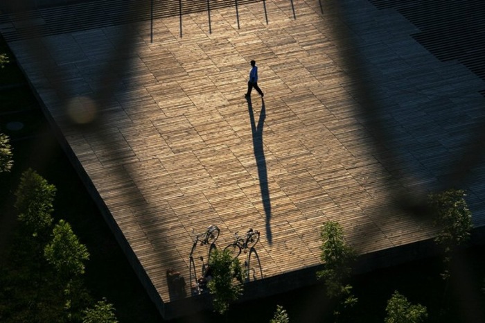 playing-with-shadows (14)