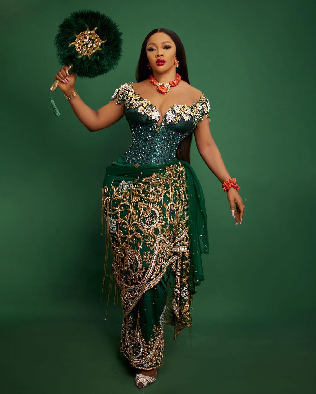 Toke Makinwa dressed in Traditional wear to celebrate Nigeria independence 