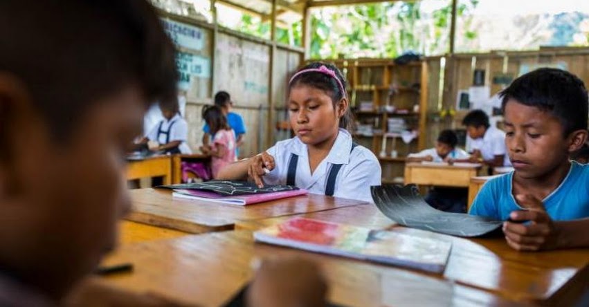 Docentes indígenas rechazan norma del MINEDU que atenta a la Educación Intercultural Bilingüe - EIB