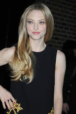 Amanda Seyfried - Black Dress David Letterman Show