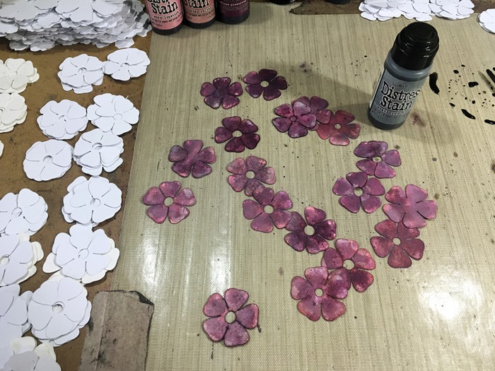 05 Colouring Small Roses 4 - Weathered Wood