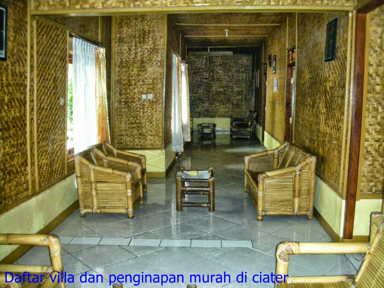 Sewa villa murah di ciater sari ater  VILLA PENGINAPAN 