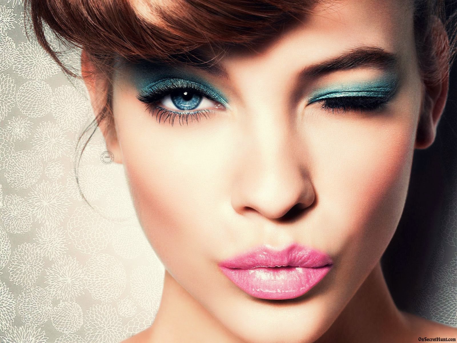http://sidesofstyle.blogspot.com/2013/12/5-make-up-tips-to-look-better-in-photos.html