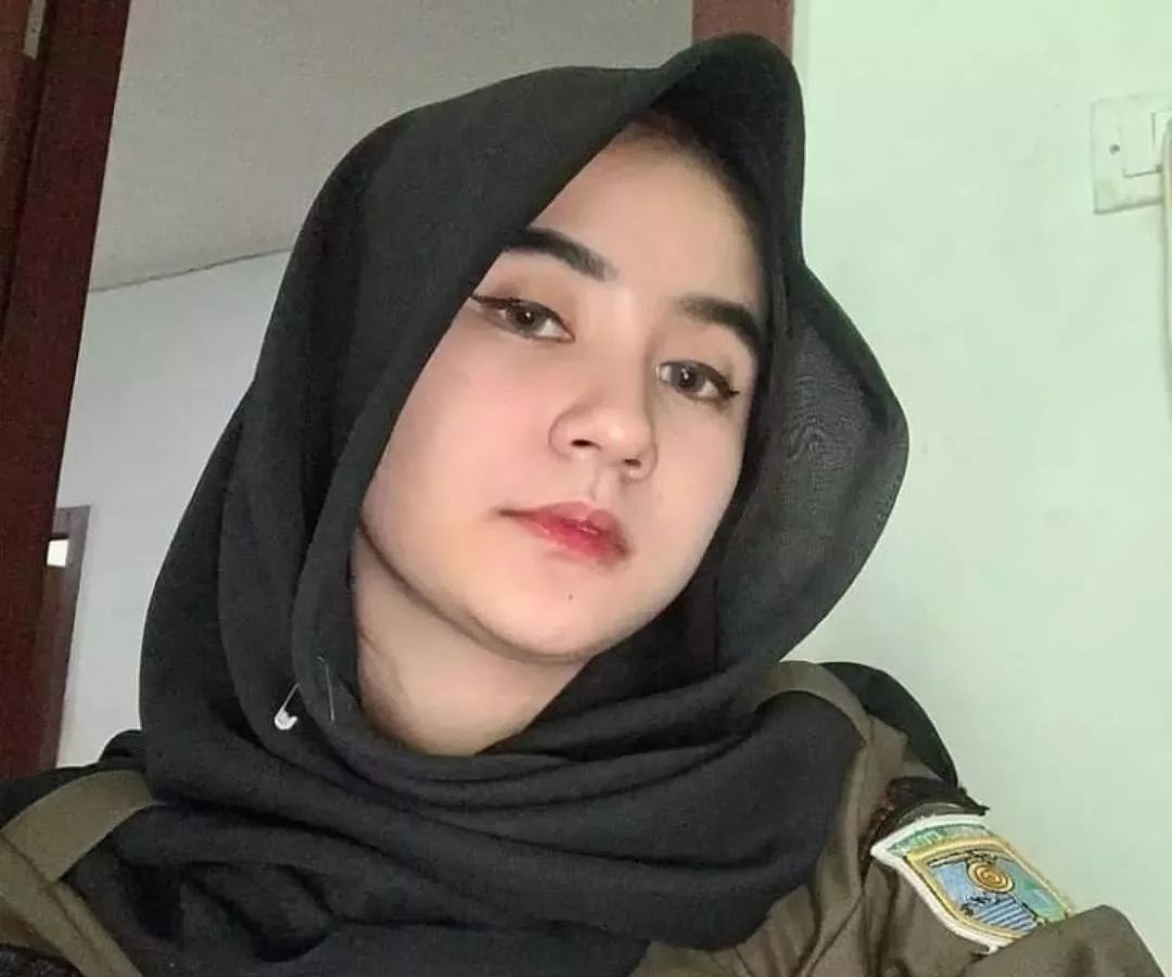 Gadis Berjilbab Cantik Kesepian Cari Teman