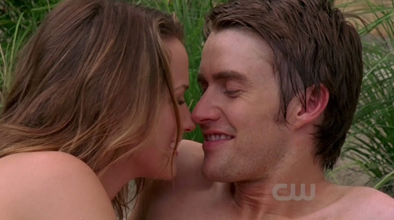 Robert Buckley Shirtless on One Tree Hill s8e01