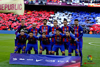 F. C. BARCELONA - Barcelona, España - Temporada 2016-17 - Ter Stegen, Mascherano, André Gomes, Rakitic, Busquets y Piqué; Messi, Neymar, Sergi Roberto, Luis Suárez y Jordi Alba - F. C. BARCELONA 1 (Luis Suárez) REAL MADRID C. F. 1 (Sergio Ramos) - 02/12/2016 - Liga de 1ª División, jornada 14 - Barcelona, Nou Camp - El Barcelona pierde dos puntos en el último suspiro -gol de Sergio Ramos en el minuto 90- y continúa a 6 puntos del Real Madrid