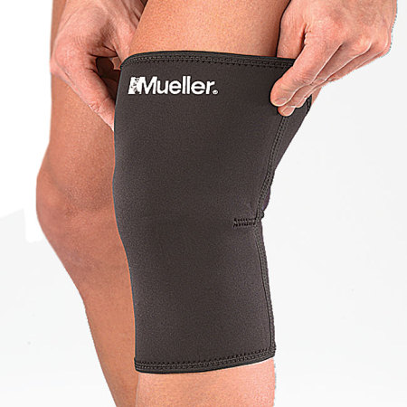 Mueller Closed Patella Knee Sleeve