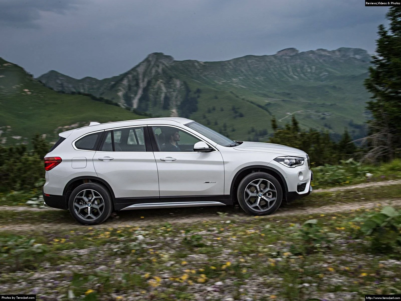 Hình ảnh xe ô tô BMW X1 2016 & nội ngoại thất