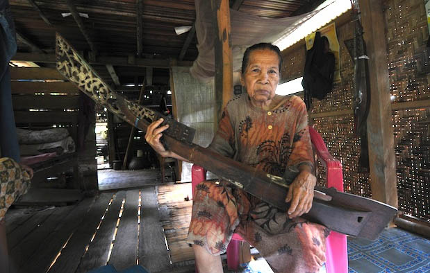 5 Alat  Musik  Tradisional Sulawesi Barat Gambar  dan 